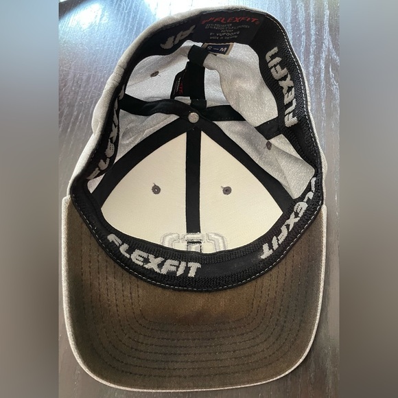 Travis Mathew Golf Hat S/M Small Medium Cap Athletic Light Gray FlexFit - Picture 3 of 7